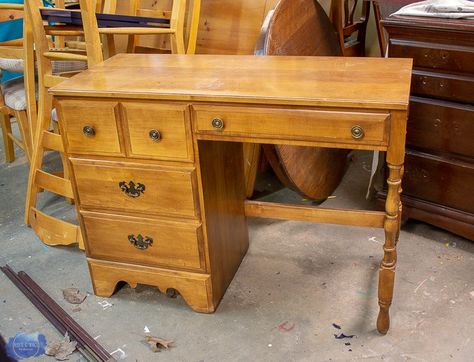 This little desk was found by a friend. It was a cute little desk, with good bones, solid structure, perfectly functional, but it wasn’t the look she wanted. You see, she was in the process of redecorating her room, and had a color scheme going, and a vision. She needed a desk, but not one that was an orange maple color.[cmsSlot fcName="post_page.profile_picture_jenni_sales_page"][/cmsSlot] Here’s the desk when we started. We chose to refinish the top and really make the wood pop.&nbsp… Two Toned Desk Makeover, Vintage Desk Makeover, Desk Transformation, Desk Makeover Diy, Desk Redo, Gray Desk, Furniture Painting Tutorial, Wood Spa, Burled Wood Furniture