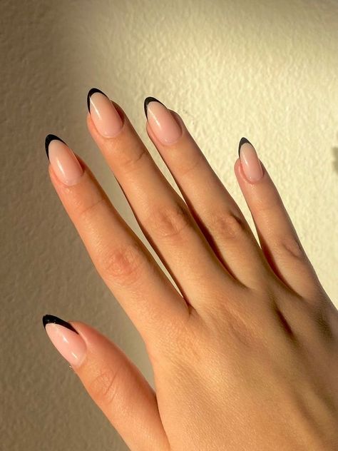 French Nails With Black Tip, Black And Clear Nails, Almond Black French Tip Nails, French Manicure Black, French Tips Black, French Nails Black, Nails Black French, Black French Nails, Hoco 2024