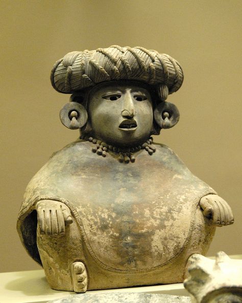 Zapotec Woman ca. 300-600AD Zapotec Art, Columbian Art, Mayan Art, Indian Pottery, Sculptures Céramiques, Ancient Sculpture, Usa Art, Female Figure, St Louis Missouri