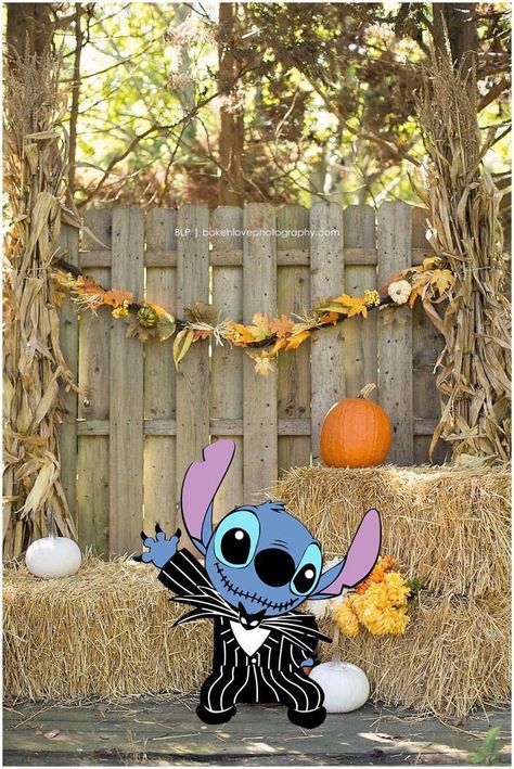 Yard Halloween Decor, Halloween Yard Displays, Halloween Yard Art, Christmas Stitch, Halloween Decorations Diy Outdoor, Cardboard Cutouts, Yard Decorations, Diy Outdoor Decor, Halloween Yard