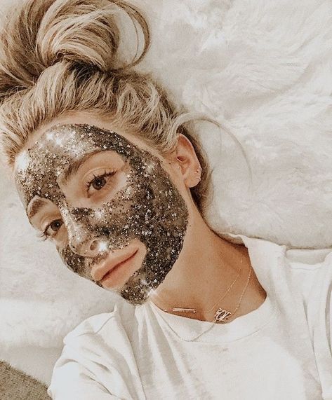 Mud Masks, Face Mask Aesthetic, Mask Aesthetic, Exfoliating Toner, Skin Mask, Beauty Mask, Acne Spots, Mascara Facial, Face Hydration