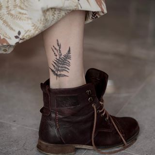 Leg Tattoo Designs For Women, Leg Tattoo Designs, Lower Leg Tattoos, Fern Tattoo, Tattoo Leg, Mushroom Tattoos, Body Tattoo, Plant Tattoo, Botanical Tattoo