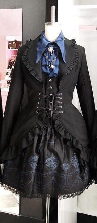 Mode Steampunk, Lolita Outfits, Gothic Clothes, Gothic Dress, Japanese Street Fashion, Gothic Outfits, Steampunk Fashion, Yohji Yamamoto, Lolita Dress