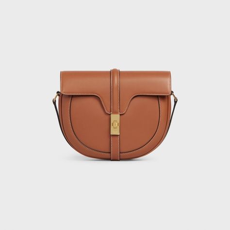 Besace 16 in Natural Calfskin - Tan | CELINE Celine 16, Classy Handbags For Women, French Handbags, To Work Outfit, Classy Handbags, Hand Bags Designer, Trending Bags, Women Hand Bags, Purse Aesthetic