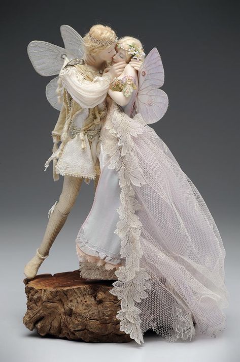 Fairy Art Dolls, Fairy Figurines, The Kiss, Fairy Art, Pretty Dolls, Ball Jointed Dolls, Porcelain Dolls, Bjd Dolls, Cute Dolls