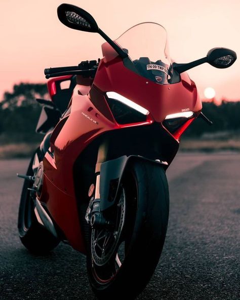 The Ducati Panigale V2 is a 955 cc sport bike manufactured by Ducati as the successor to the Panigale 959. The Ducati Panigale V2 motorcycle is named after the small manufacturing town of Borgo Panigale.Ducati Panigale V2 was announced in 2019 for the 2020 model year. 🤘���🤘Stay connected with 𝑹𝒊𝒅𝒆𝒓𝒔 🆉🅾🅽🅴 Ltd #dukati#yamahar6#Ducatibikes#bike#biker#ducatibike#bikers#bikerszone Ducati Wallpaper, Panigale 959, Ducati Panigale V2, Ducati 1299 Panigale, Ducati Motorbike, Bike Wallpaper, Xe Ducati, Ducati 1199, Moto Ducati