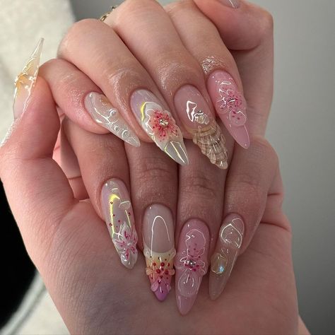 Tropical Gel Nail Designs, Gel Flower Nail Designs, Nails Design Summer, Nail Ideas With Flowers, Simple Tropical Nails, Wet Nails, Flower Summer Nails, Nails Tropical, Summer Flower Nails