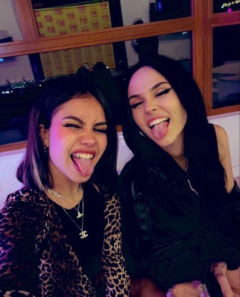 maggie lindemann and tara yummy Tara Thompson, Camila Parker, Tara Yummy, Hipster Girls, Half Birthday, Maggie Lindemann, Amazing Artwork, Sam And Colby, Tv Girls