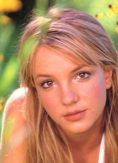 Britney Spears-99 Britney Spears Young, Britney Spears Hair, Britney Spears 2000s, Britney Spears 1999, Britney Spears Photos, Britney Spears Pictures, Fan Photo, Britney Jean, The Duff