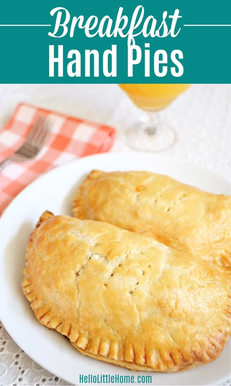 Vegetarian Breakfast Hand Pies Vegetarian Breakfast Sausage Recipe, Hand Pie Crust Recipe, Breakfast Hand Pies, Creative Breakfast Ideas, Breakfast Pastry Recipes, Hand Pies Savory, Savory Pies Recipes, Homemade Crust, Breakfast Sausage Recipes