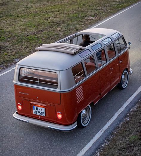 Volkswagen e-BULLI Electric Microbus Vw Samba Bus, Kenwood Stereo, Vw Bus T2, Ev Conversion, Land Rover Series 3, Volkswagen Type 2, Combi Vw, Vintage Volkswagen, Vw T1