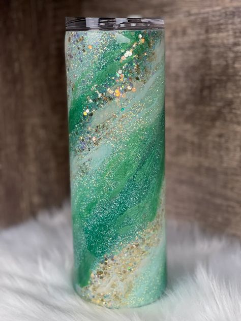 Green Epoxy Tumbler, Green Glitter Tumbler, Stylish Water Bottles, Pen Ideas, Epoxy Cups, Epoxy Crafts, Resin Work, Mount Dora, Food Safe Epoxy