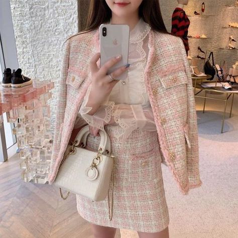 Korean Tweed Outfit, Feminine Winter Outfits, Tweed Outfits, Korean Fashion Classy, Girly Winter Outfits, A Line Skirt Outfits, Pretty Winter Outfits, Tweed Outfit, Short Coats