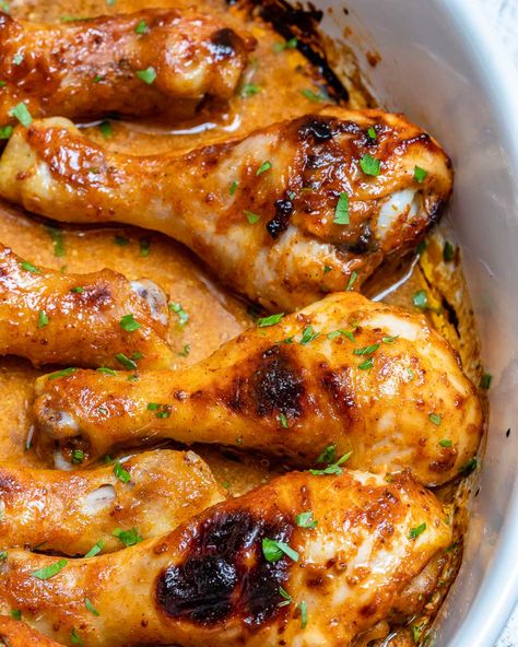 These Honey Mustard Baked Chicken Drumsticks are AMAZING! | Clean Food Crush Baked Chicken Drumsticks, Chicken Leg Recipes, Chicken Drumstick Recipes, Drumstick Recipes, Honey Mustard Chicken, Mustard Chicken, Clean Food Crush, Chicken Breast Recipes Healthy, Food Crush