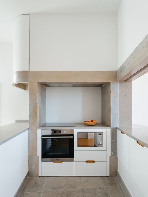 Gallery of Apartment in Principe Real / Aurora Arquitectos - 7 Lisbon Apartment, Princesa Real, Concrete Counter, Apartment Renovation, Inspirational Photos, Modern Kitchens, Kitchen Photos, Prefab Homes, White Cabinets