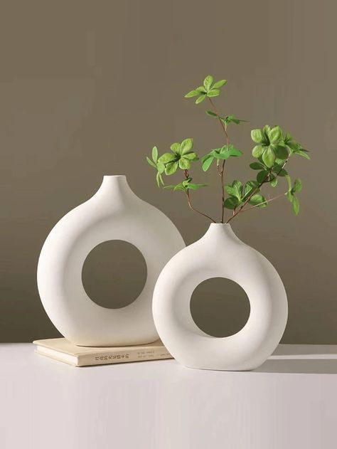 Flower Vase Design, طقم شاي, Plastic Vase, Plastic Plant Pots, Flower Vases Decoration, Flower Vase Arrangements, Donut Shape, Wedding Vases, Liberia