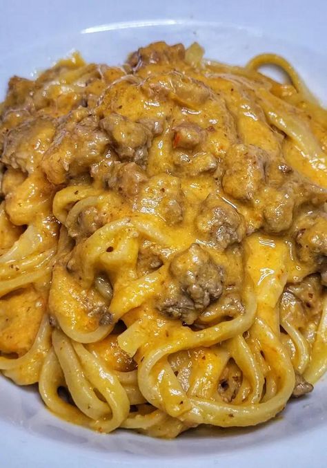 Meat Pasta, Italian Pasta Recipes, Pasta Fresca, Creamy Pasta, Spaghetti Recipes, Italian Pasta, Easy Dishes, Healthy Dessert Recipes, Cooking Meat