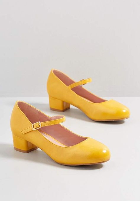 1960s Shoes, Trendy Womens Shoes, Yellow Heels, Popular Shoes, Yellow Shoes, Mary Jane Heels, Womens Shoes High Heels, Shoe Lace, Pretty Shoes