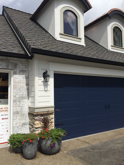 Blue doors and white washed brick White Brick House With Blue Accents, Navy Blue Garage Door, Painted White Brick House, White Washed Brick, Lime Wash Brick, Blue Garage, Blue Doors, Blue Shutters, Brick Exterior