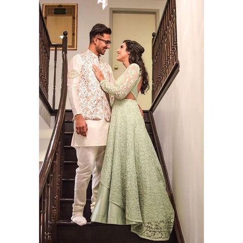 Prettiest Mint Green Lehengas That We Spotted On Real Brides! Pista Green Couple Dress, Mint Green Couple Outfits, Green Lehengas, Burgundy Lehenga, Green Bridal Lehenga, Wedding Matching Outfits, Contrast Outfit, Engagement Saree, Combination Dresses