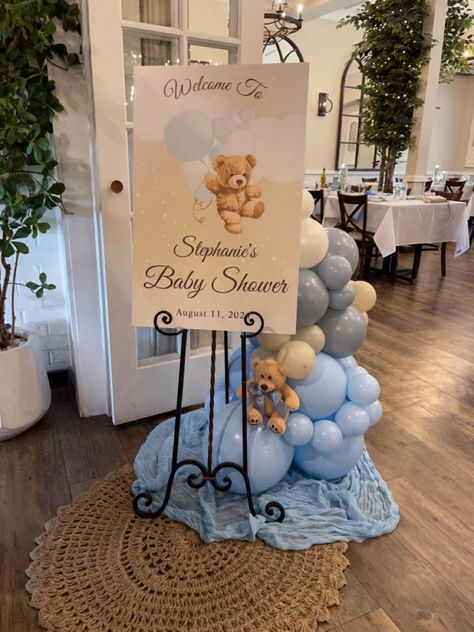 Baby Shower Parents Table, Baby Shower Food Table Set Up Display, Baby Shower Chairs For Mom And Dad, Baby Shower Entry Ideas, Baby Shower Seating, Baby Shower Chair, Airplane Cake, Bear Baby Shower Theme, Shower Balloons