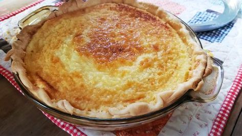 Buttermilk Pie Paula Deen, Buttermilk Pie Recipe Pioneer Woman, Southern Buttermilk Pie, Buttermilk Pie Recipe, Southern Pies, Diy Joy, Buttermilk Pie, Southern Desserts, Easy Pie Recipes