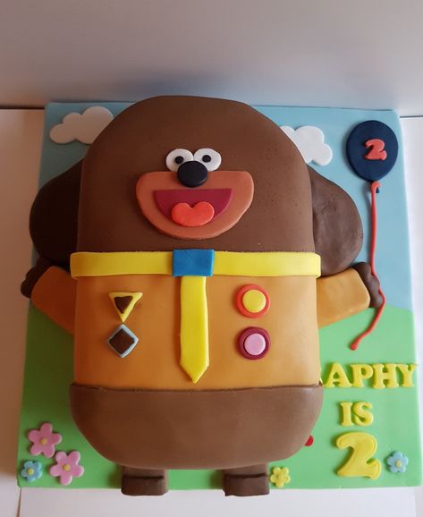 Duggee Birthday Cake, Hey Duggee Cake, 40th Wedding Anniversary Cake, Present Cake, Hey Duggee, Jungle Cake, Toddler Birthday Party, 2 Birthday Cake, Childrens Birthday Cakes