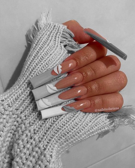 Extra Long Acrylic Nails Coffin Ideas, Best Acrylic Nails White, Xl Coffin Nail Ideas, Halloween Nails Aesthetic, Baddie Nails Long, Fall Nails Halloween, Aesthetic Fall Nails, Nail Art Aesthetic, Grey Acrylic Nails