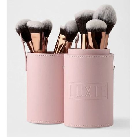 The Brush Explorer: Navigating the World of Makeup Applicators Rose Gold Makeup Brushes, Face Brush Set, Eyeshadow Brush Set, Rose Gold Makeup, Eye Brushes Set, Face Makeup Brush, Eye Makeup Brushes, Beauty Creations, Eye Concealer