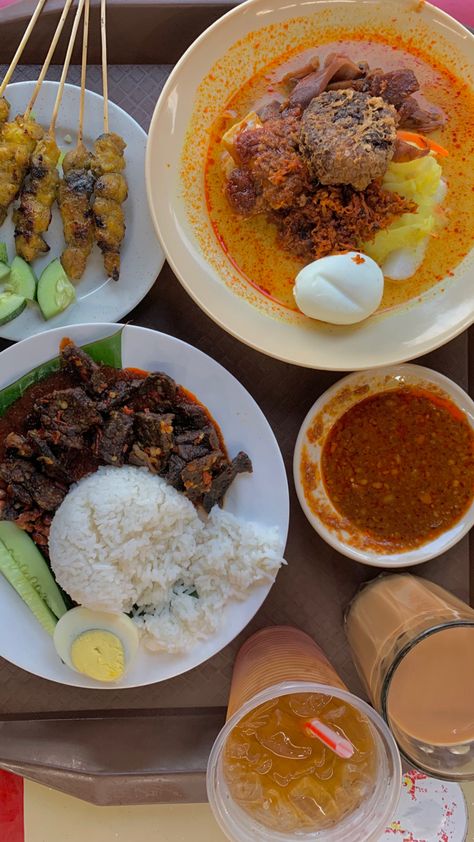 Nasi Lemak Aesthetic, Food Snap, Nasi Lemak, Padang, Aesthetic Food, Food And Drink, Drinks, Ethnic Recipes, Travel