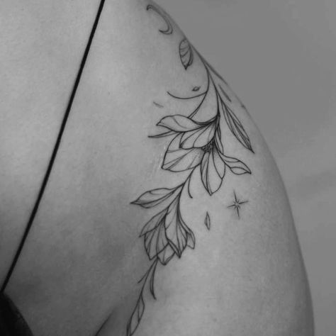 Hip Flower Tattoo, Little Tattoos For Women, Moutain Tattoos, Small Nature Tattoo, Pelvic Tattoos, Flower Hip Tattoos, Minimalist Tattoo Small, Wrap Around Tattoo, Hip Thigh Tattoos