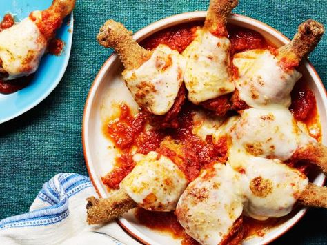 Get Chicken Parmesan Drumsticks Recipe from Food Network Parmesan Drumsticks, Drumsticks Recipe, Chicken Tonight, Drumstick Recipes, Chicken Parm, Recipe Chicken, Chicken Drumsticks, Fries In The Oven, Easy Dinners