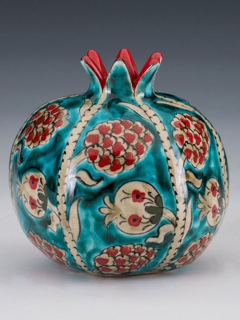 Pomegranate Art, Turkish Tile, Turkish Tiles, Turkish Art, Jewish Art, Pottery Designs, Clay Ceramics, Ceramic Clay, The Mediterranean