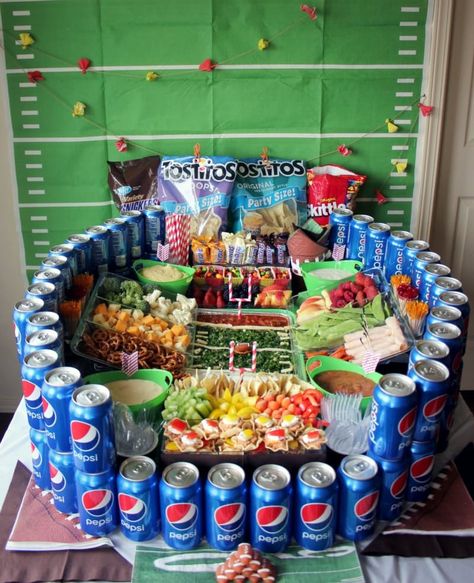 Amp Up Your Super Bowl Party With a DIY Snackadium (AKA Snack Stadium)! Looking for ideas for a super football party? Check out this round up. From easy to intense, these impressive spreads of appetizers will seriously impress your guests. If you're thinking about how to build one, you need to see this. Football Snack Stadium, Easy Football Snacks, Super Bowl Snack Stadium, Snack Stadium, Football Party Foods, Nacho Bar, Healthy Superbowl Snacks, Bowl Party Food, Football Snacks