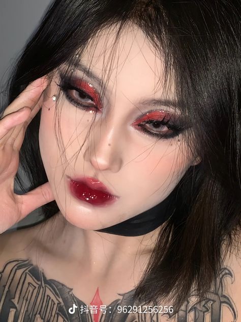 Dark Aegyo Makeup, Goth Korean Makeup, Red And Black Douyin Makeup, Red Black Eye Makeup, Dark Douyin Makeup, Red And Black Makeup, Maquillage Goth, Shimmery Makeup, Red Eye Makeup