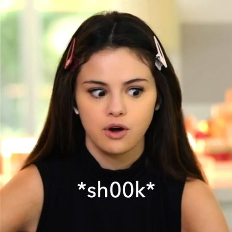 Selena Gomez Reaction Pic, Celebrity Mood Faces, Selena Gomez Funny Face, Selena Gomez Laughing, Celebrity Memes, Selena Gomez Pictures, Selena G, Celebrity Faces, Marie Gomez