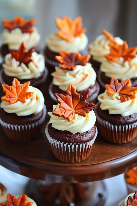 Cupcakes Fall Wedding, Autumn Wedding Cupcakes, Fall Themed Treats, Fall Baby Shower Cake Ideas, Fall Dessert Table Ideas, Autumn Birthday Party Ideas, Fall Themed Cupcakes, Fall Theme Birthday Party, Fall Cupcakes Decoration