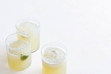 Key Lime Margarita Recipe, Classic Lime Margarita Recipe, Coconut Lime Margarita Recipe, Lemon Lime Margarita, Key Lime Margarita, Lime Margarita Recipe, Classic Margarita Recipe, Margarita On The Rocks, Citrus Cocktails