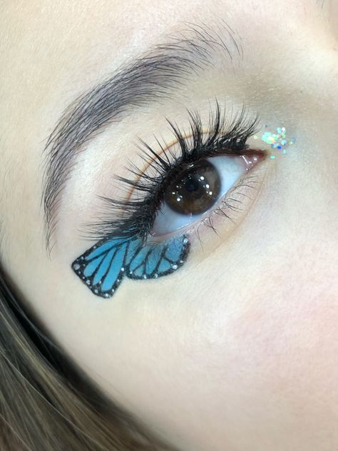 Make Up Mariposa, Blue Butterfly Makeup, Butterfly Makeup, Butterfly Eyes, Simple Eye Makeup, Creative Eye Makeup, Creative Eye, Blue Butterfly, Makeup Lover