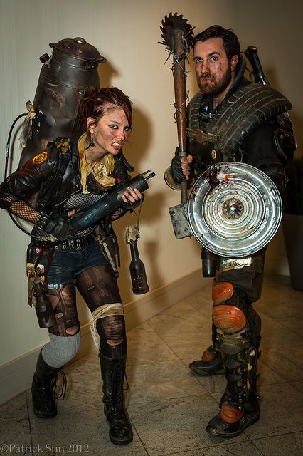 This is awesome! It's like steampunk zombie apocalypse survives :D  #steamPUNK - ☮k☮ Post Apocalyptic Halloween Costume, Halloween Apocalypse Costume, Punk Zombie Costume, Survival Costume, Zombie Apocalypse Clothes, Zombie Apocalypse Costume, Zombie Apocalypse Survivor, Apocalypse Cosplay, Upcycle Halloween