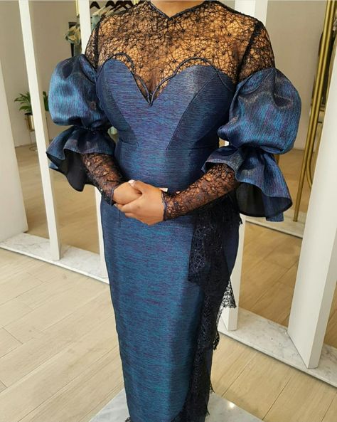 Asooke Dress Styles, Komole Style, Asooke Dress, Asoebi Styles Lace, Nigerian Wedding Dresses Traditional, Traditional Wedding Attire, Lace Gown Styles, Lace Dress Styles, Glam Tops