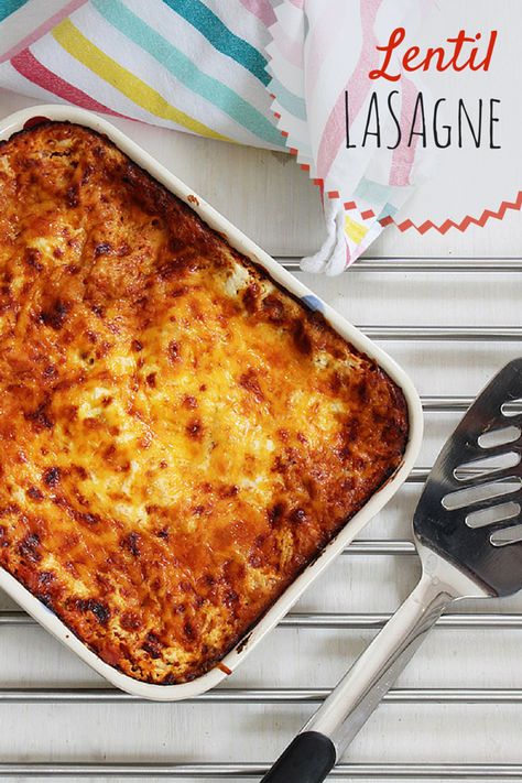 This red split lentil lasagne is a perfect dish for the whole family. It is a brilliant dish for baby led weaning (BLW) too. An all round great veggie dish. Red Lentil Recipes, Baby Led Weaning Recipes, Weaning Recipes, Lentil Recipes, Led Weaning, Vegetarian Cooking, Red Lentil, Baby Led Weaning, Veggie Dishes