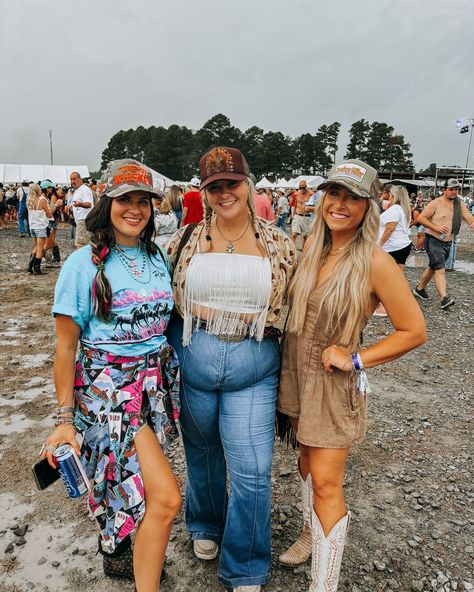 face to face with my playlist @rockthesouth outfit details: hat- @thebrandednickel longsleeve- thrifted tank- @sheinofficial jeans- @fashionnova shoes- @heydude belt- @kenlyn.904 belt buckle- @sheridanbuckleco earrings- @turquoisereata pearls- @indiancreekbeads pendant- @lujansilver rings- @powwowtrading @wildridesilver @nizhonitradersllc @d.j.bax bag- @alamosaddles #rts #rockthesouth #rockthesouth2024 #biggestpartyinthesouth Instagram Face, My Playlist, Big G, Face To Face, Western Style, Outfit Details, Belt Buckle, Western Fashion, Belt Buckles