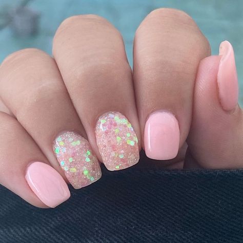 Sparkle Spring Nails, Nail Ideas Dip Powder Summer, Easter Dip Powder Nails, Spring Nails With Glitter, Dip Nails Spring, Powder Dipped Nails Ideas Summer, Spring Glitter Nails, Spring Dip Powder Nails, Spring Dip Nails