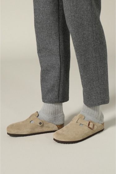 Mules Outfit Men, Birkenstock Mules Outfit, Clogs Outfit Work, Clogs Outfit Winter, How To Wear Birkenstock Clogs, Mules Shoes Outfit, How To Wear Birkenstock, Birkenstock Clogs Outfit, Mule Shoes Outfit