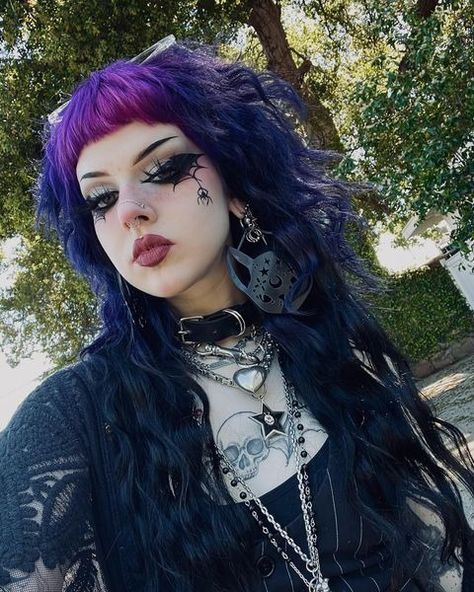 Caroline Carr Hair, Long Goth Hair, Goth Hair Color, Caroline Carr, Alt Hair, Hair 360, Gothic Hairstyles, Goth Hair, Dyed Hair Inspiration