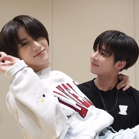 Beomgyu And In, Beomgyu X Taehyun, Beomgyu Cute Icons, Txt Taehyun Cute, Txt Beomgyu Cute, Beomgyu Icons Lq, Taehyun And Beomgyu, Beomgyu And Taehyun, Taehyun Beomgyu