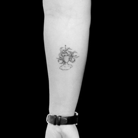 Dainty Greek Mythology Tattoos, Aesthetic Medusa Tattoo, Medusa Tattoo Aesthetic, Medusa Minimalist Tattoo, Mini Medusa Tattoo, Medusa Tattoo Minimalist, Minimalist Medusa Tattoo, Greek Mythology Tattoos For Women, Beautiful Medusa Tattoo