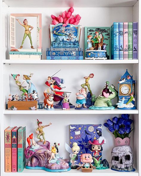 Игрушки Funko Pop, Funko Pop Display, Geek Room, Deco Disney, Nerd Room, Disney Bedrooms, Disney Room Decor, Pop Figurine, Disney Rooms