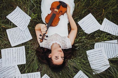 Senior Pictures With Violin Ideas, Recital Photoshoot, Violin Senior Pictures, Phoenix Photoshoot, Muscatine Iowa, Violin Photography, Music Photoshoot, Senior Pictures Music, Softball Senior Pictures